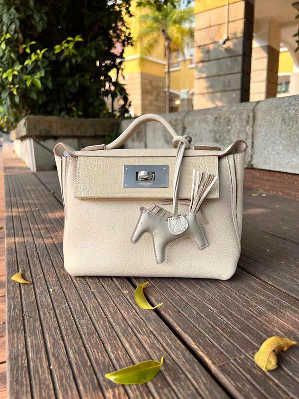Amelia - HMS Bags - 1757