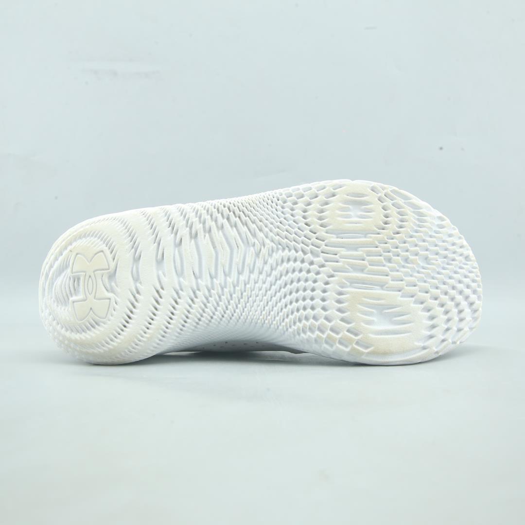 UNDER ARMOUR SLIPSPEED™