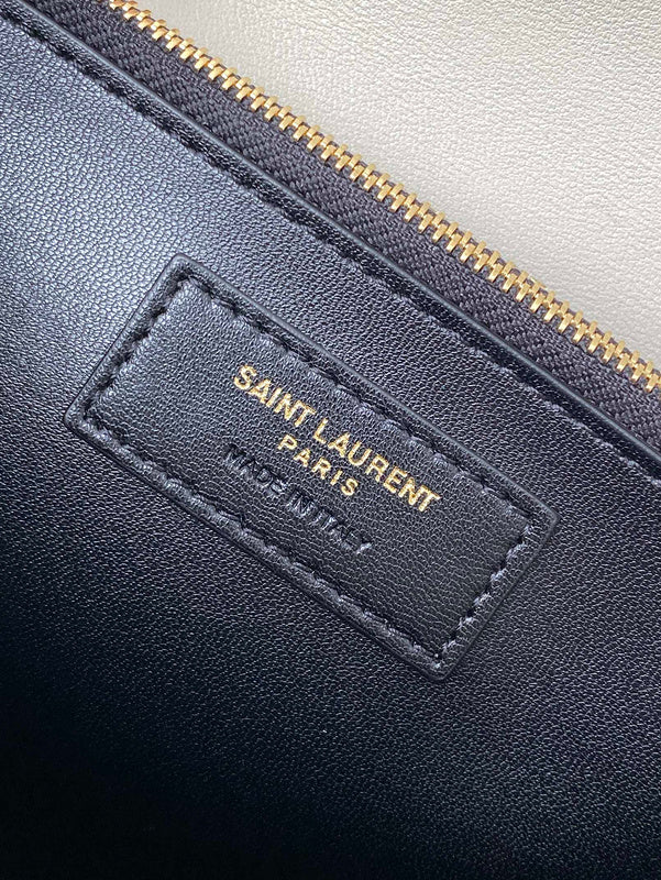 Amelia - YSL Bag - 4178