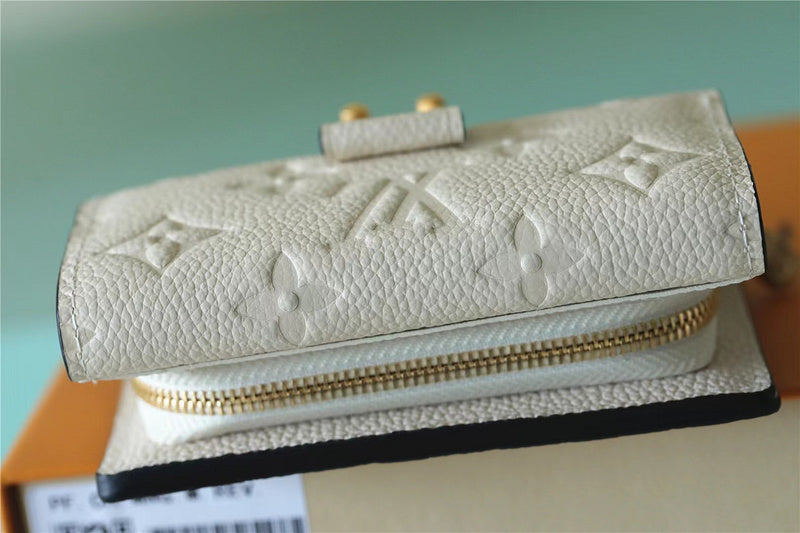 Fan Fashion Lu-Vi bags - 8696