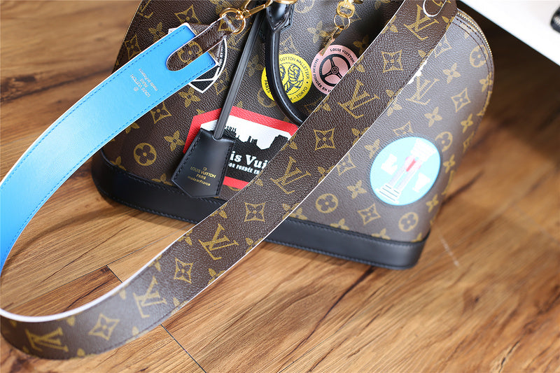 Fan Fashion Lu-Vi bags - 8261