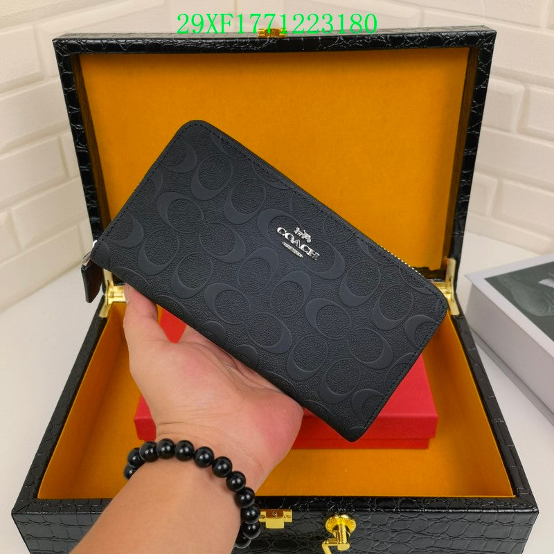 Amelia - CAH Wallet - 065