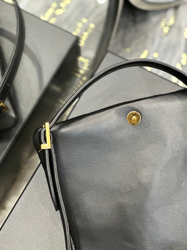 Amelia - YSL Bag - 2490