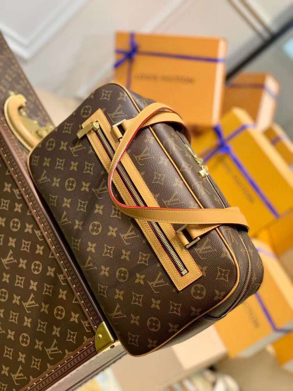 Fan Fashion Lu-Vi bags - 17420