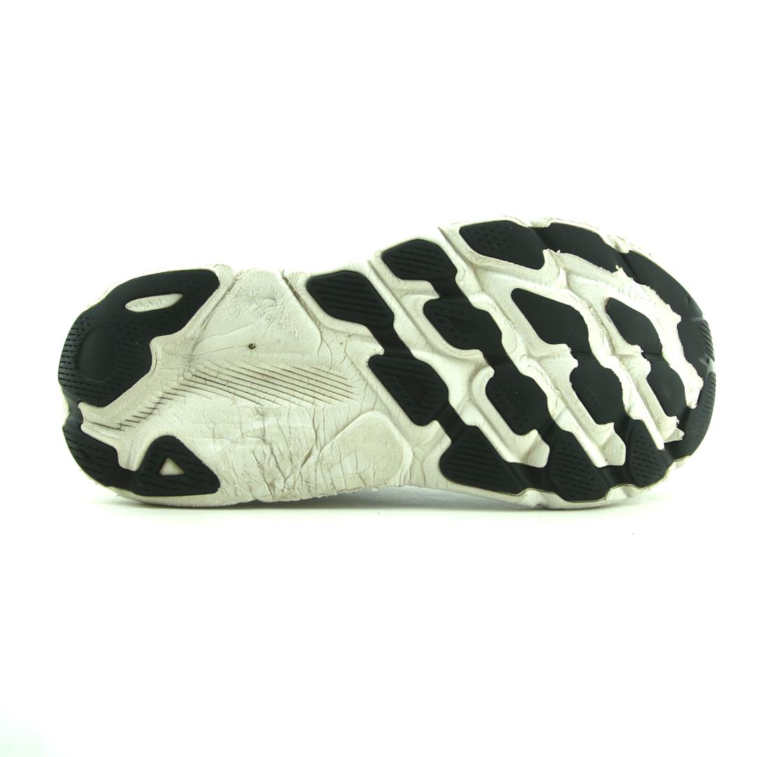HOKA ONE ONE CLIFTON 9