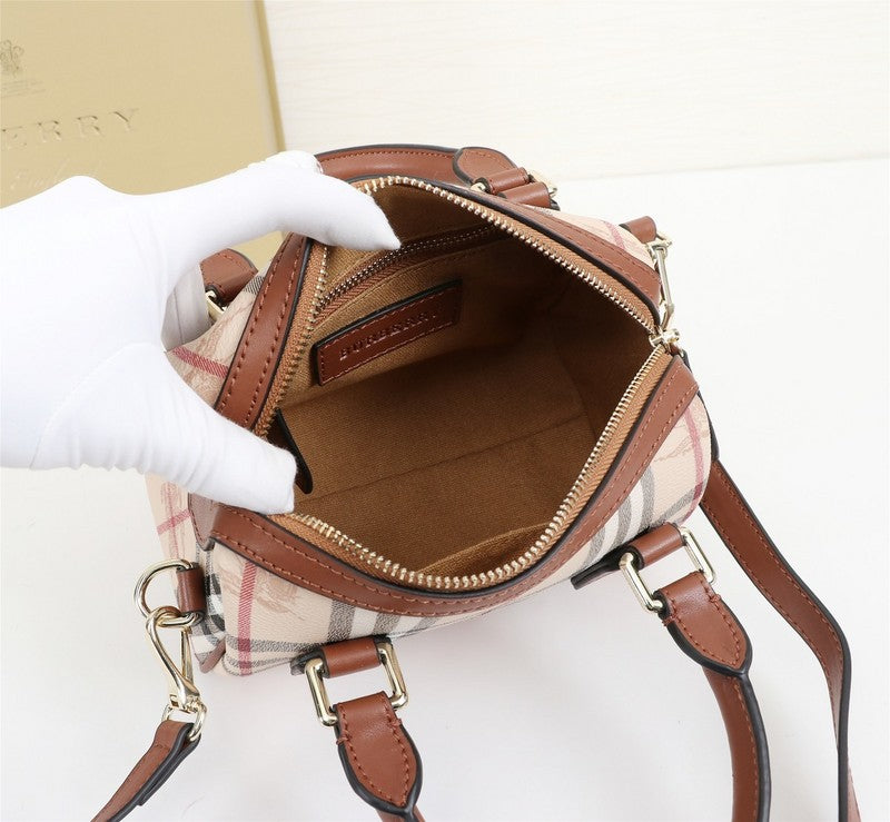 Burberry Bags - Bagsattire   166