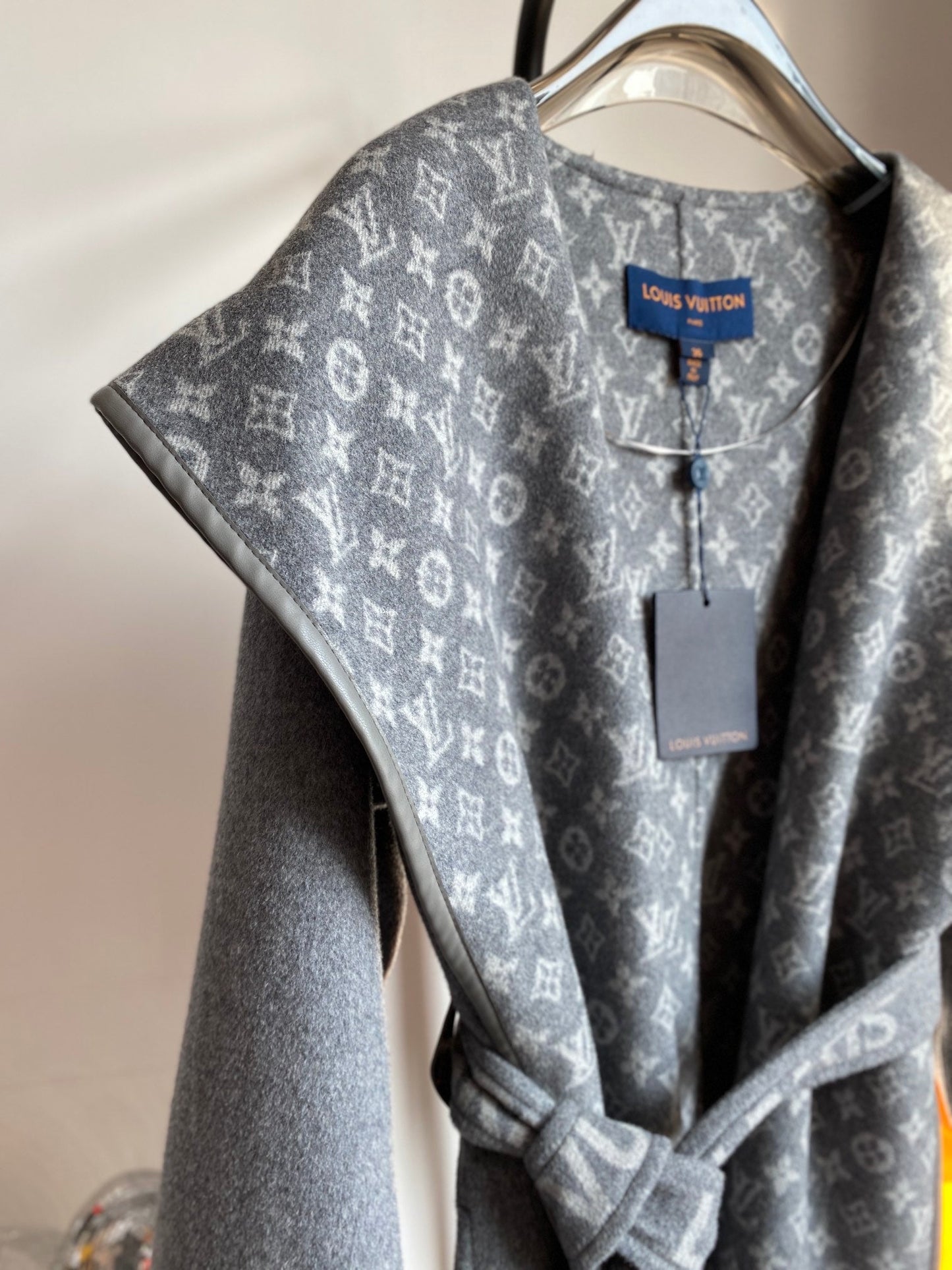 Luxury Louis Vuitton  Wrap Coat 027