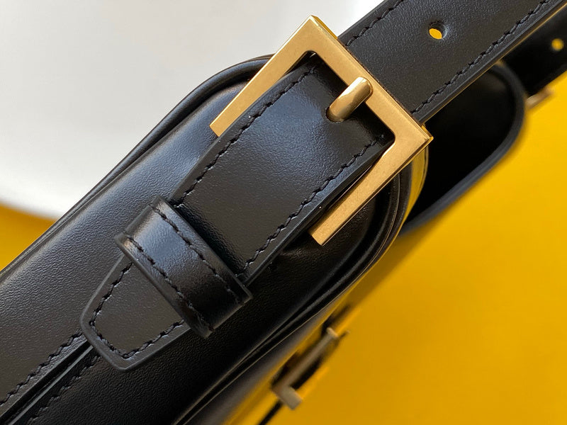 Amelia - YSL Bag - 4174