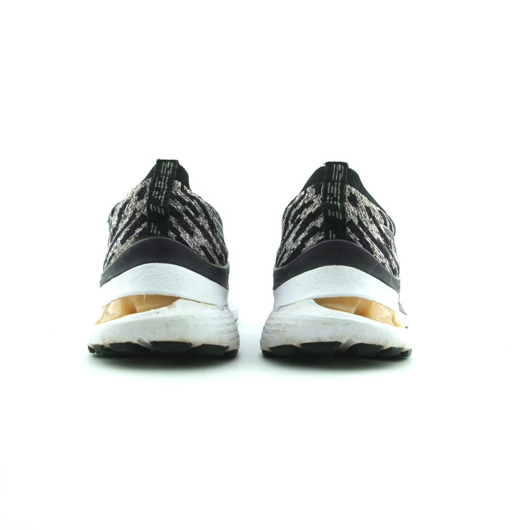 ASICS GEL-KAYANO 28