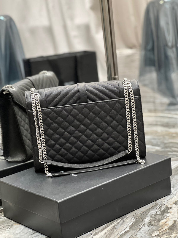 Amelia - YSL Bag - 1886