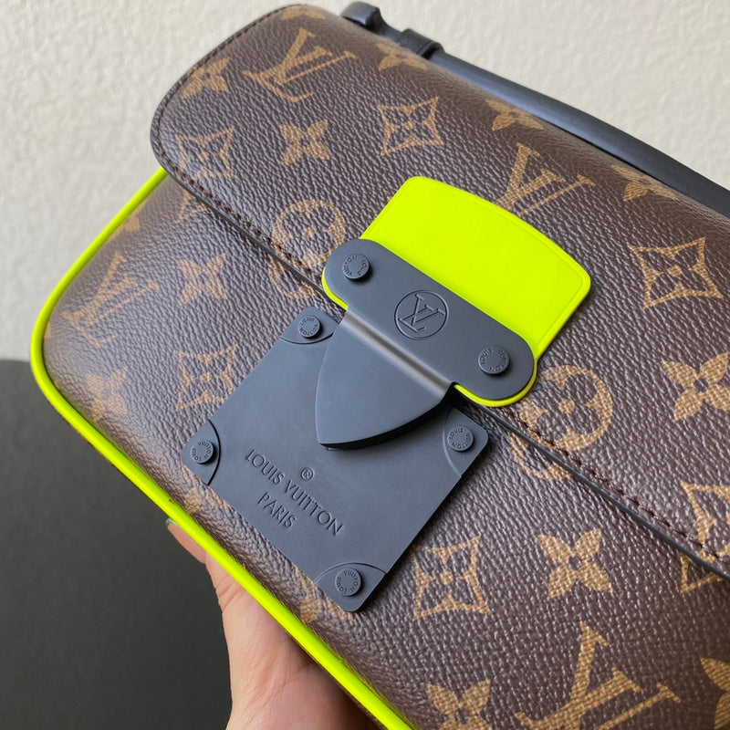 Fan Fashion Lu-Vi bags - 17379