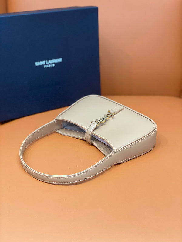 Amelia - YSL Bag - 1987
