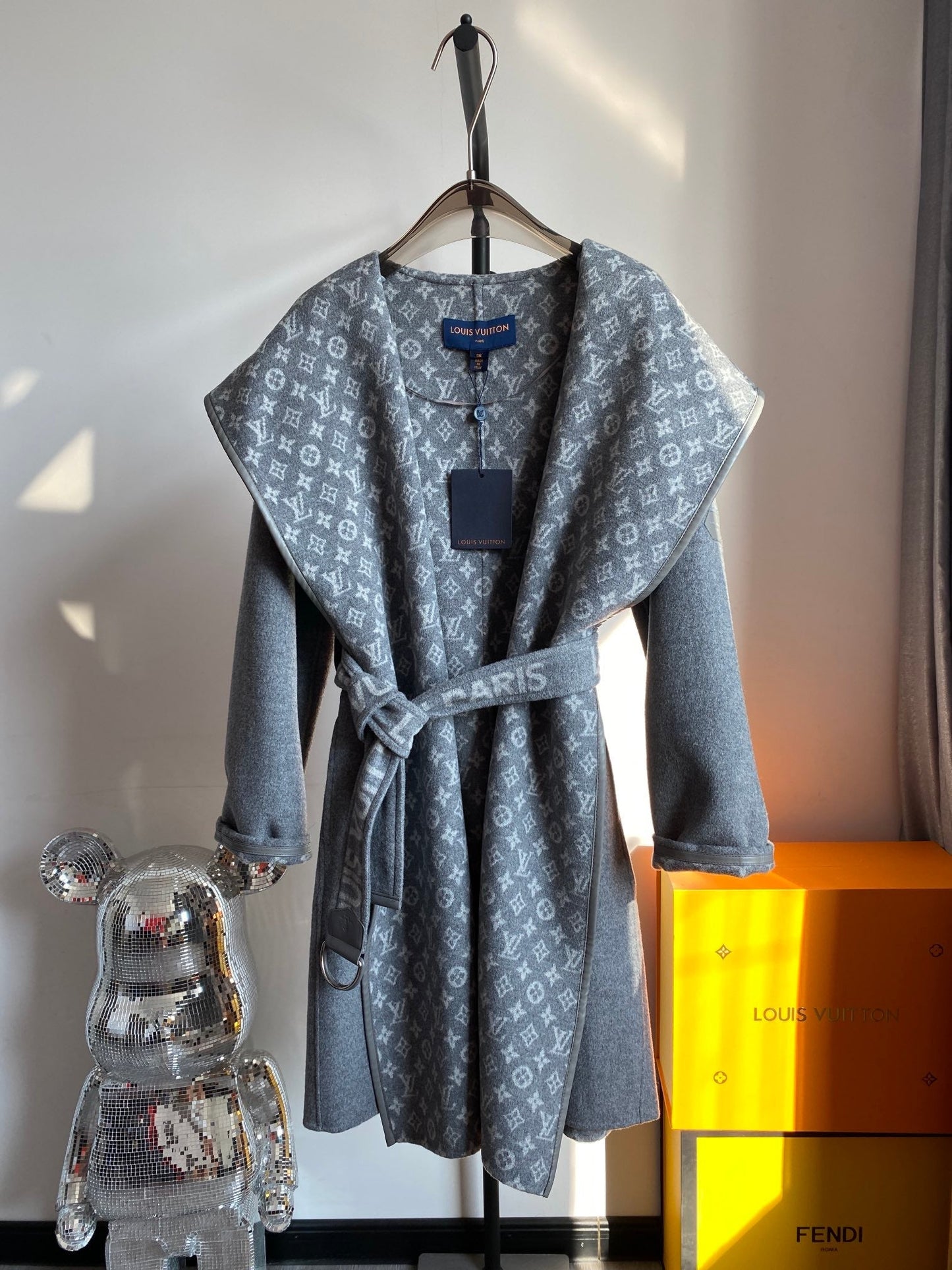 Luxury Louis Vuitton  Wrap Coat 027