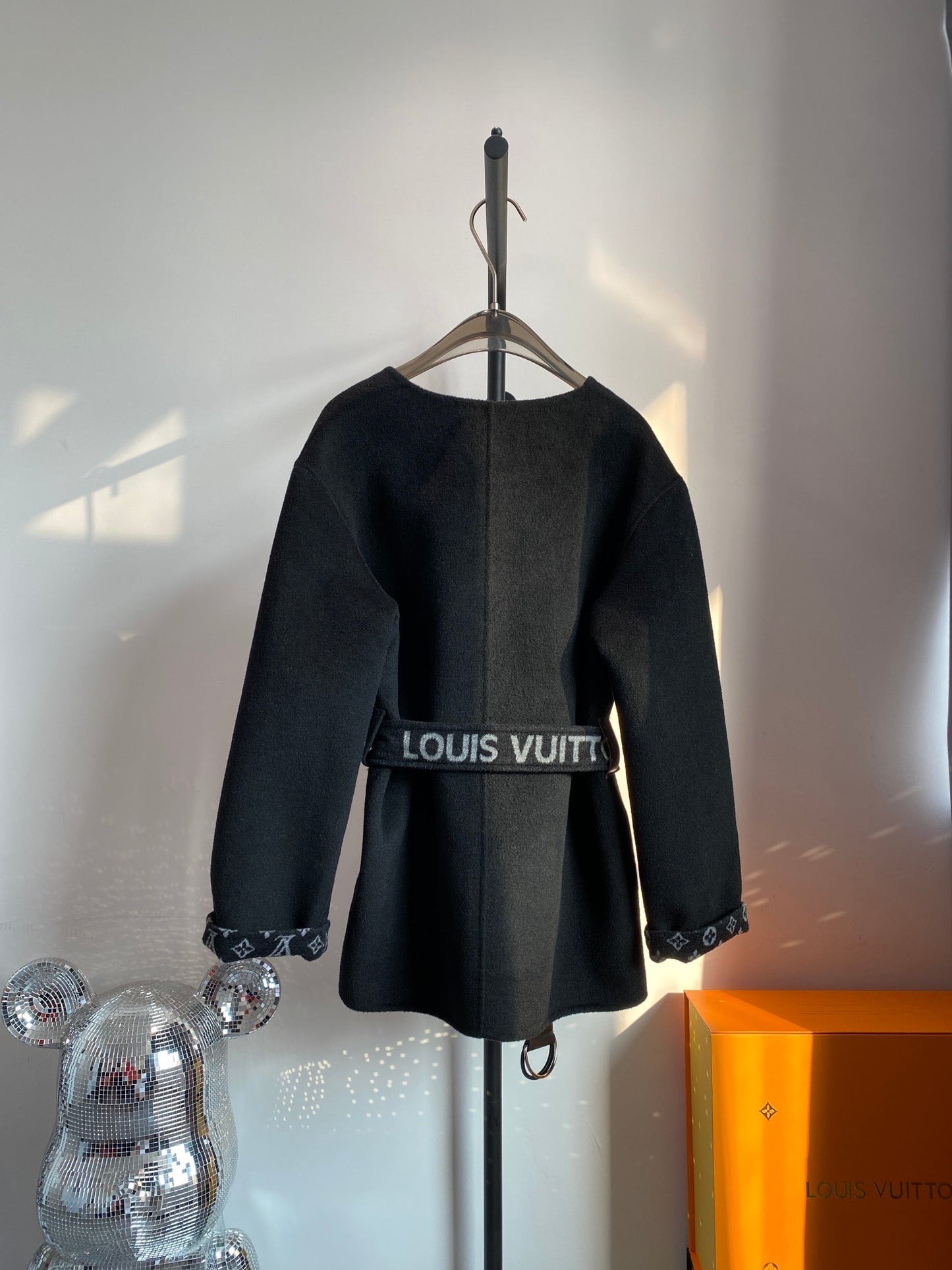 Luxury Louis Vuitton  Wrap Coat 024