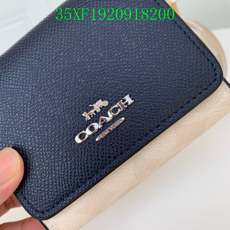 Amelia - CAH Wallet - 069
