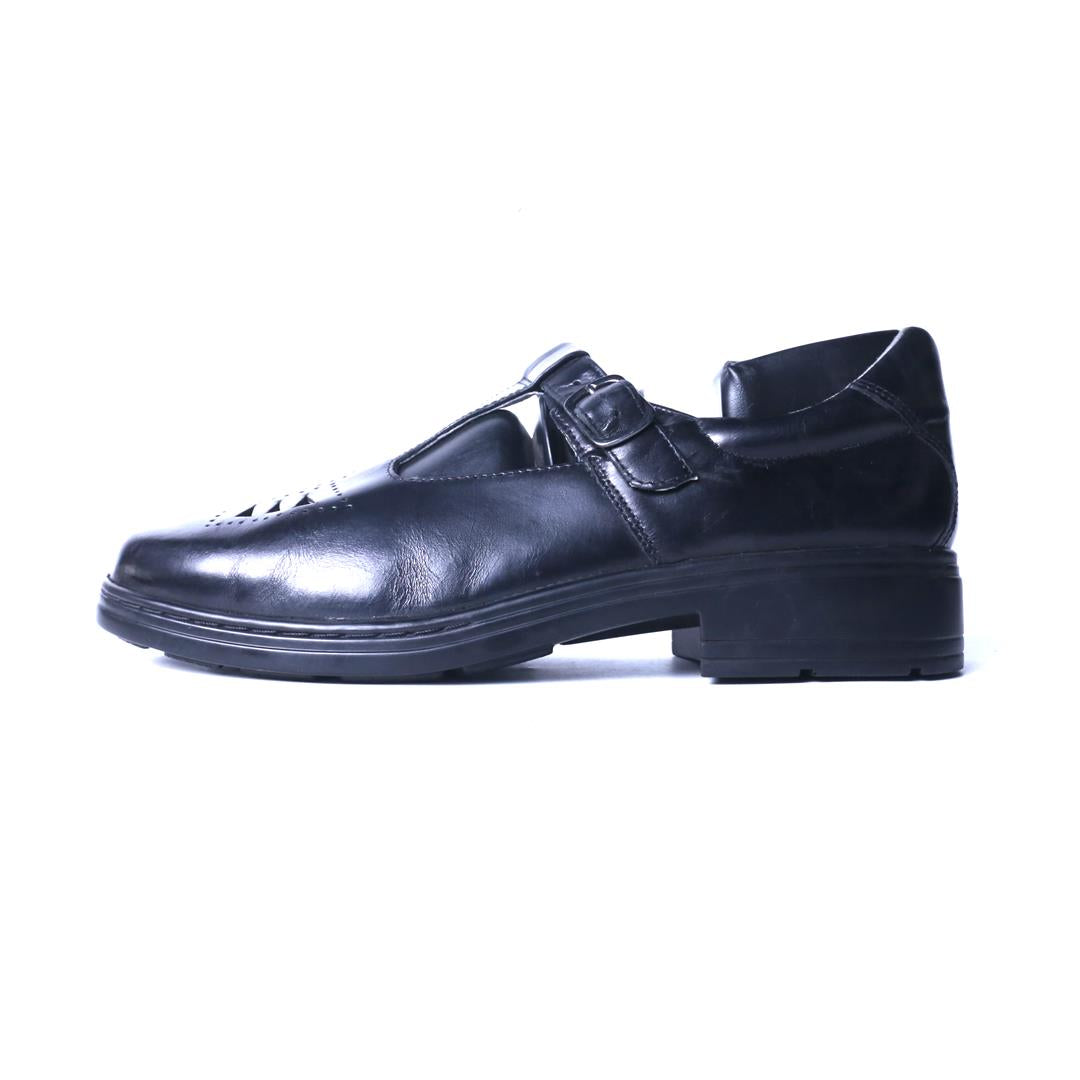 CLARKS .