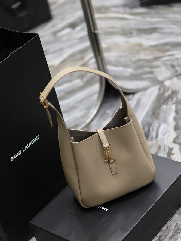 Amelia - YSL Bag - 1853