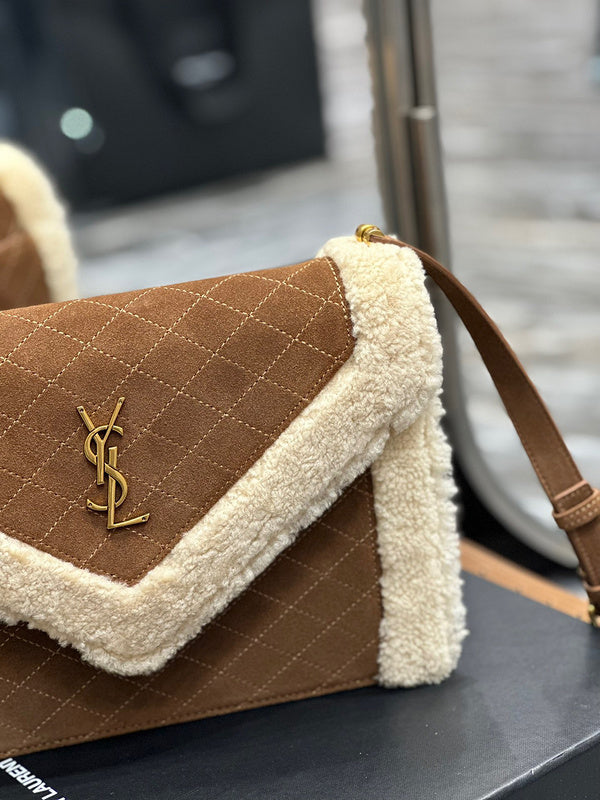 Amelia - YSL Bag - 3931