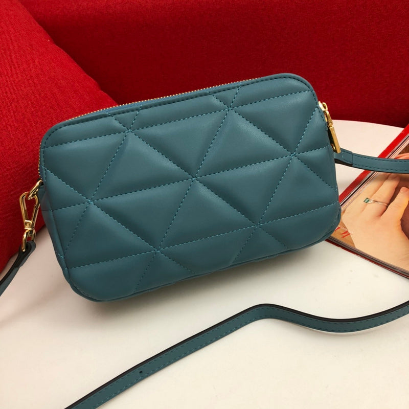 Barnes-Bags - Prada Bags - 928