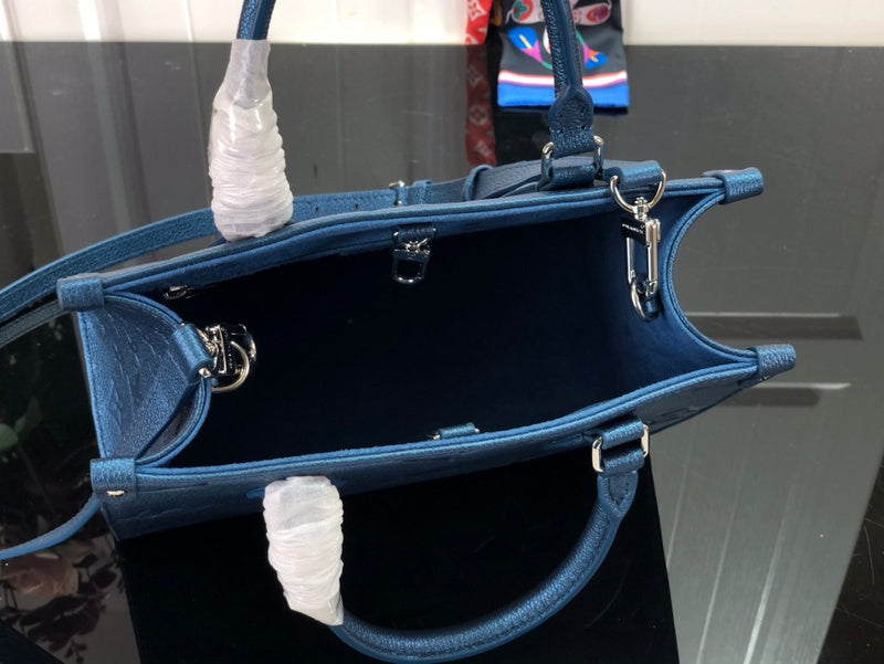 Fan Fashion Lu-Vi bags - 17395