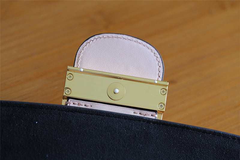 Fan Fashion Lu-Vi bags - 8124