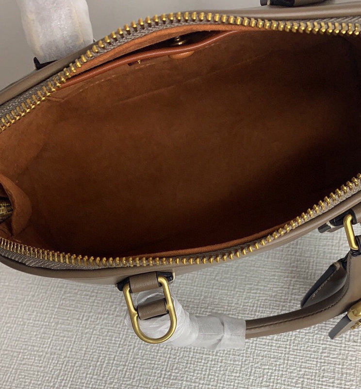 Amelia-i CAH Bags - 319