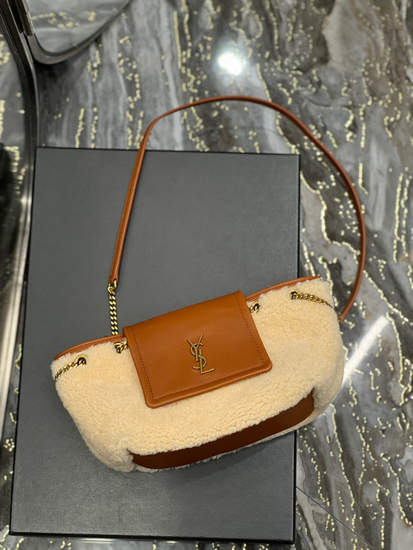 Amelia - YSL Bag - 4224
