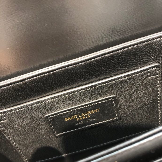 Amelia - YSL Bag - 3711