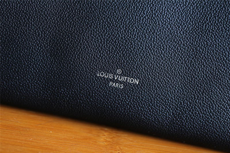 Fan Fashion Lu-Vi bags - 8242