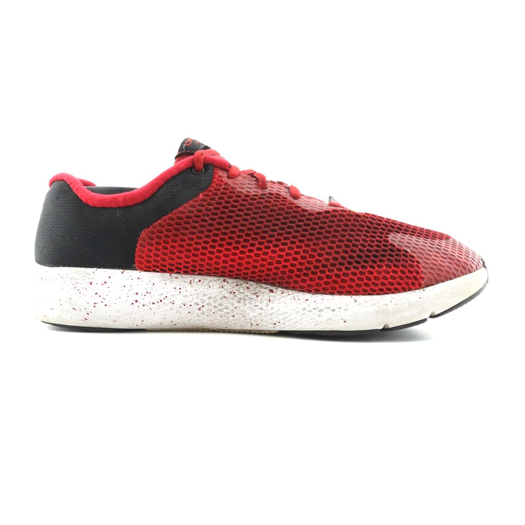 UNDER ARMOUR CHARGED PURSUIT