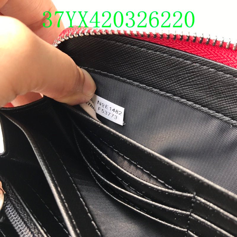 Amelia - CAH Wallet - 095