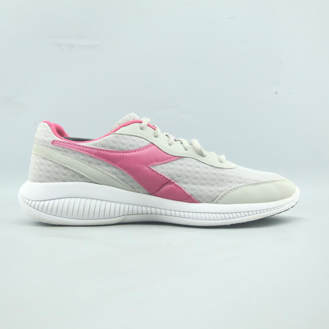 DIADORA EAGLE 4