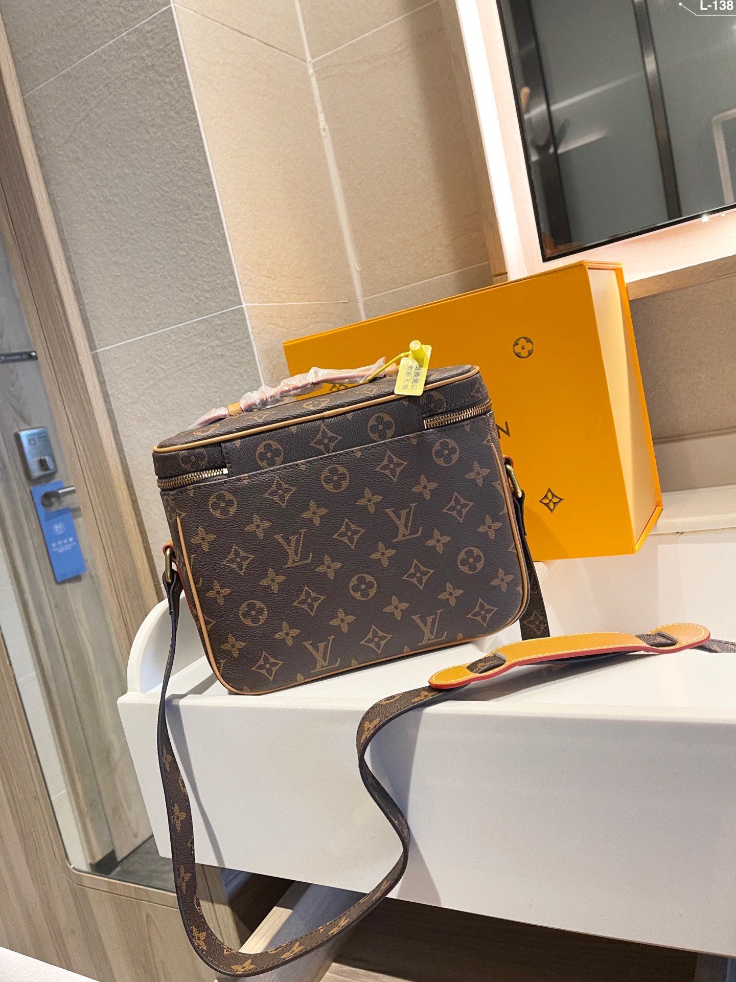 Luxury Handbags Louis Vuitton 515
