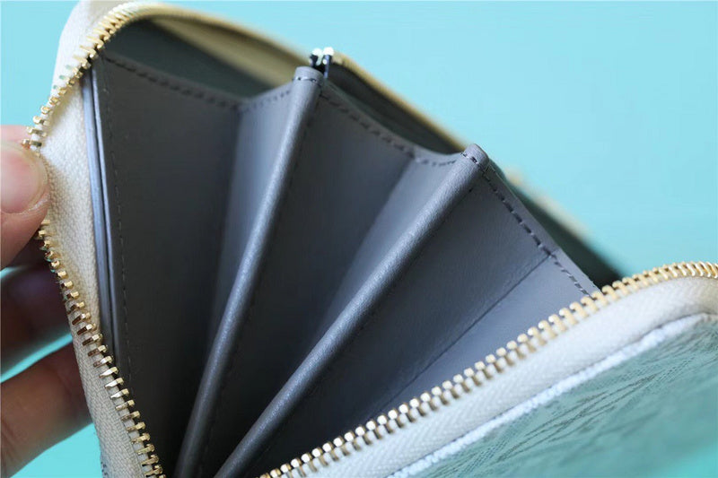 Fan Fashion Lu-Vi bags - 8896