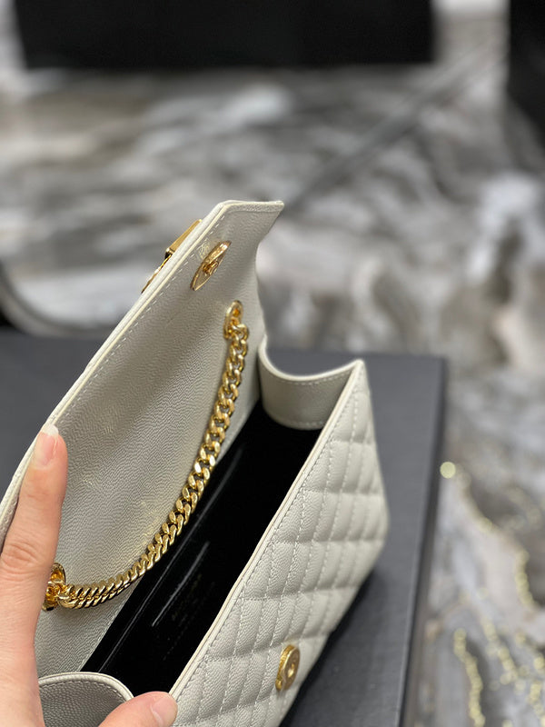 Amelia - YSL Bag - 1904