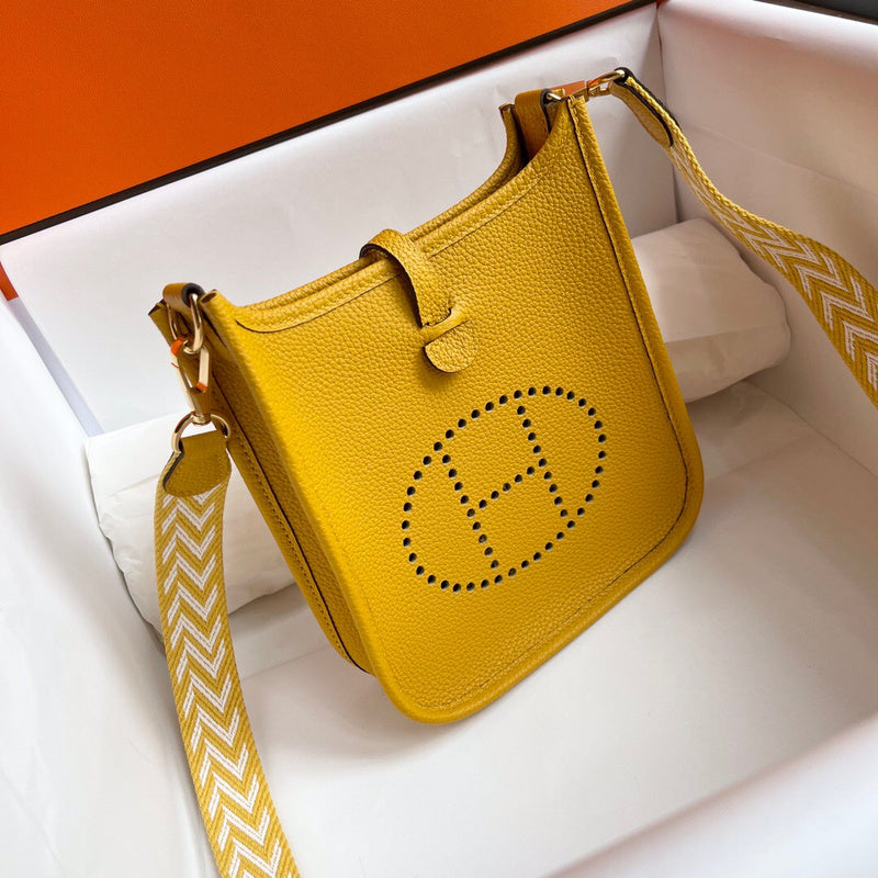 Amelia - HMS Bags - 1651