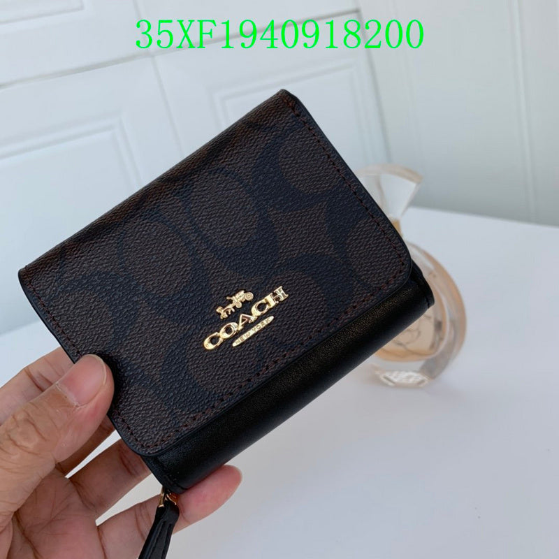 Amelia - CAH Wallet - 062