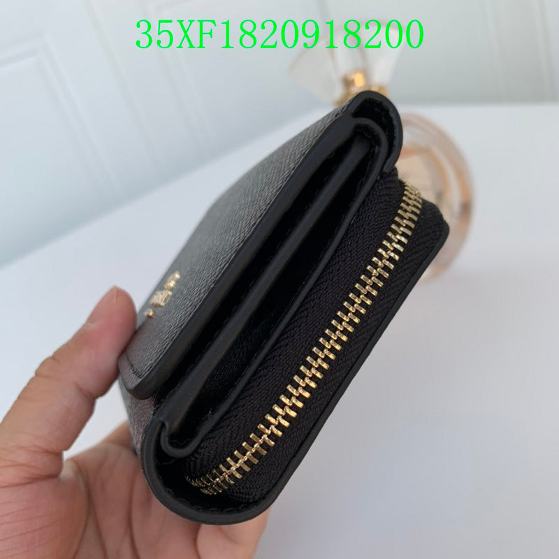 Amelia - CAH Wallet - 077
