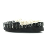 MUK LUKS .