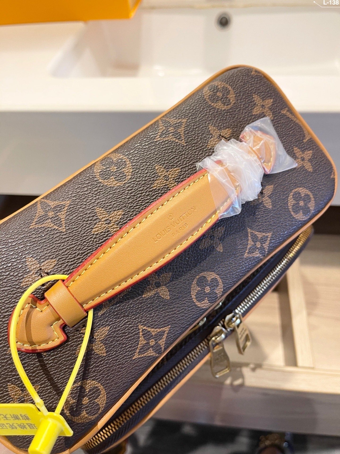 Luxury Handbags Louis Vuitton 515