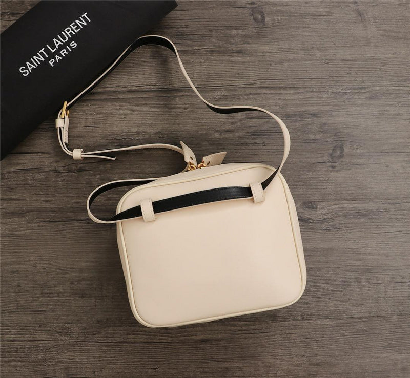 Amelia - YSL Bag - 2885