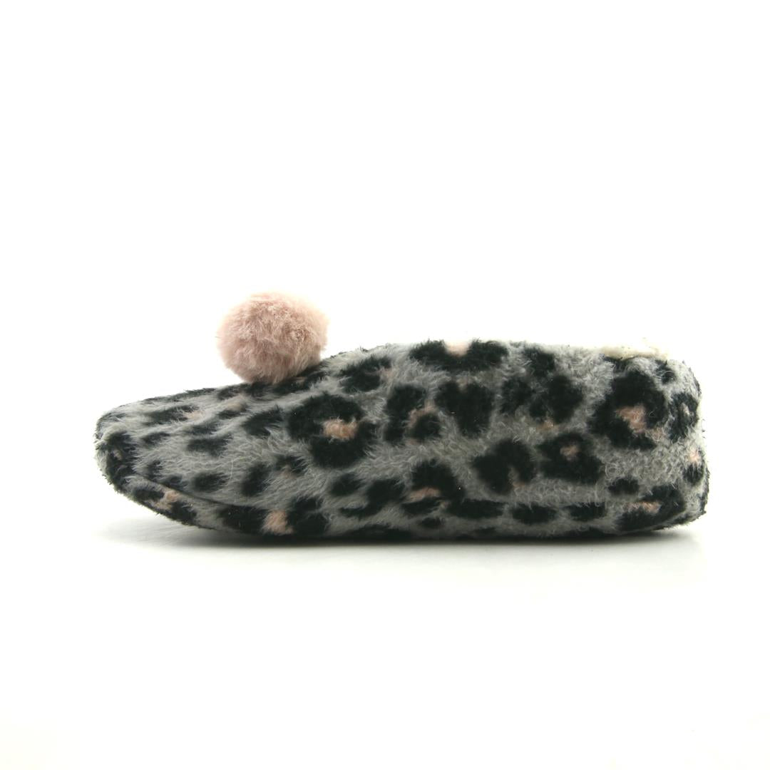 PEACE MOCCASINS .