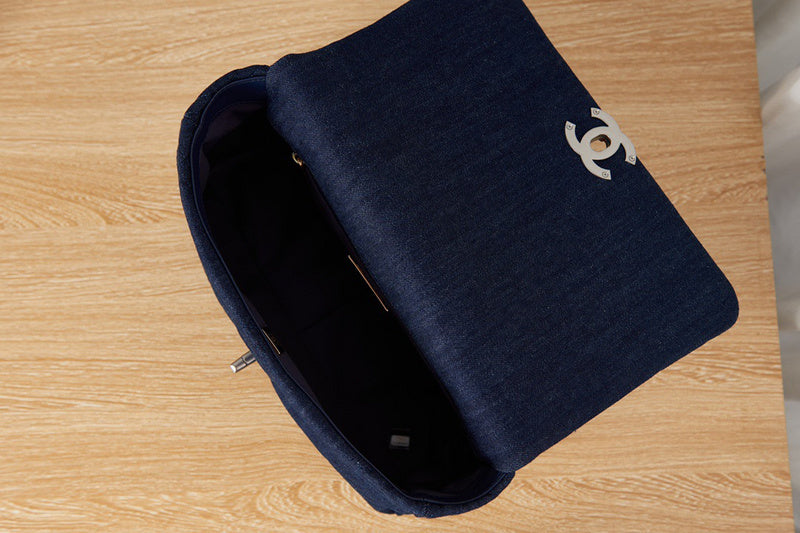 Amelia - CHL Bags - 2011