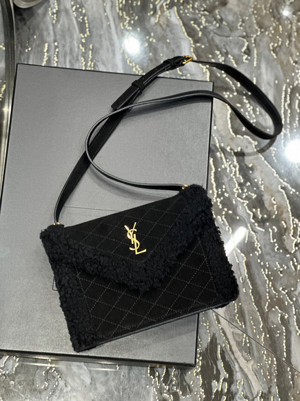 Amelia - YSL Bag - 3934