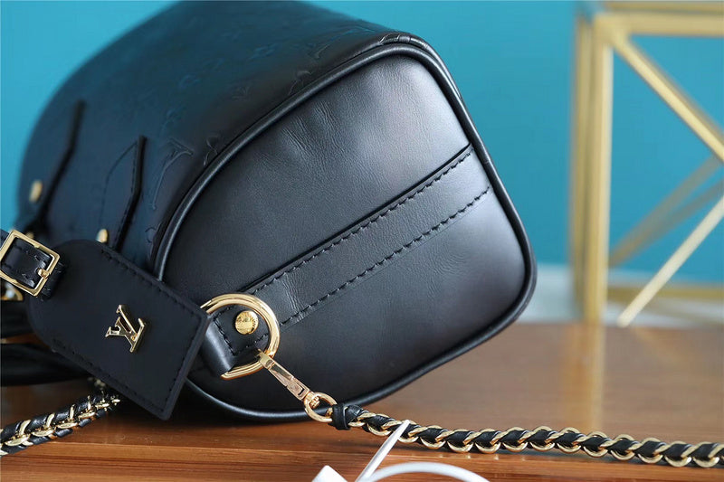 Fan Fashion Lu-Vi bags - 8155