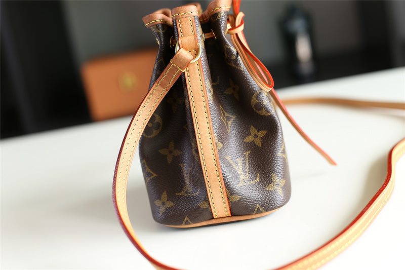 Fan Fashion Lu-Vi bags - 9390