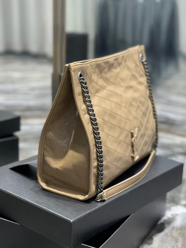 Amelia - YSL Bag - 3949