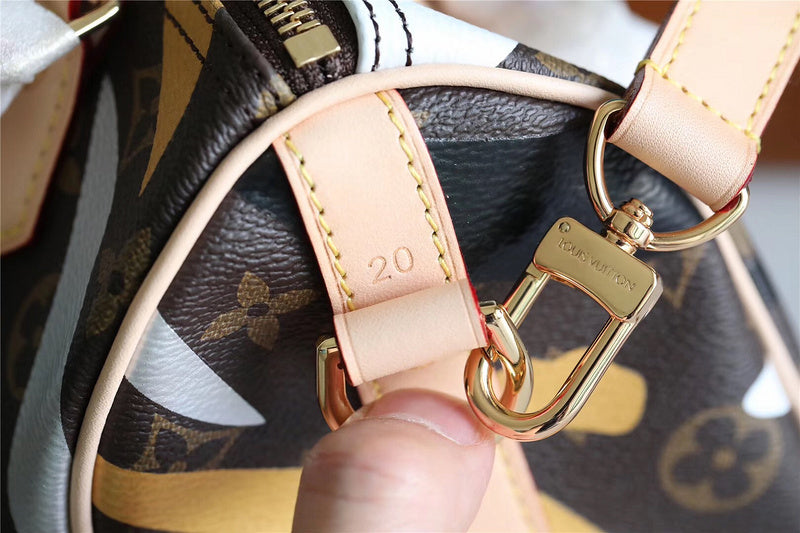 Fan Fashion Lu-Vi bags - 8152