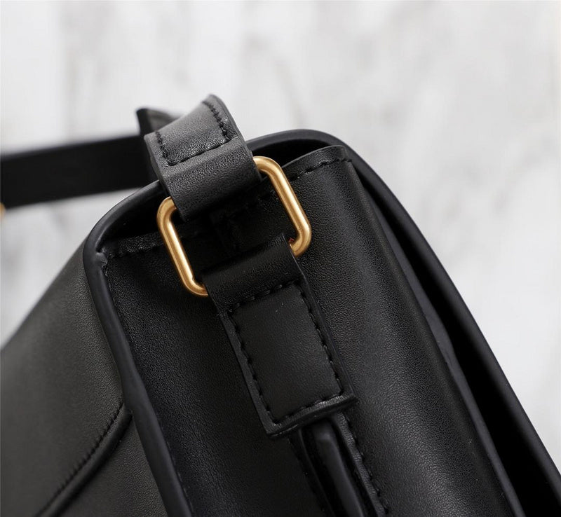 Amelia - YSL Bag - 2550