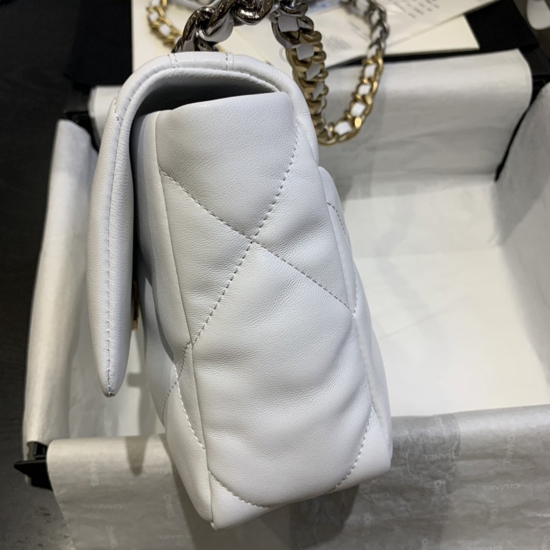 CHANEL 19 Flap Bag